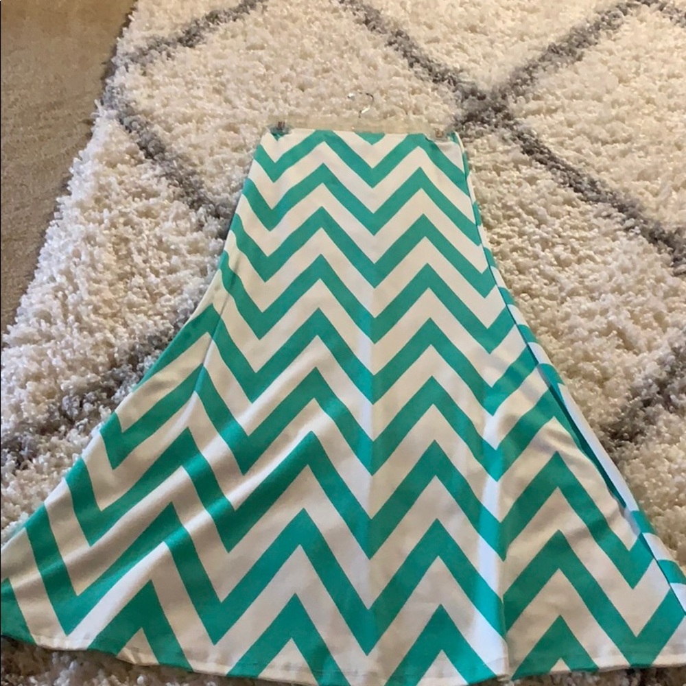 Mint and white chevron maxi skirt. Size  small.